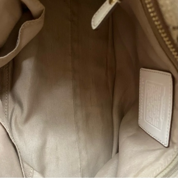 Preowned Coach Tan and Cream Hampton Signature Tote, Fair-Good Used Condition - Picture 9 of 12